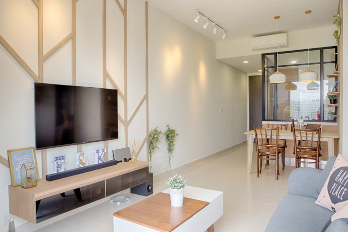 TV in het interieur van de woonkeuken