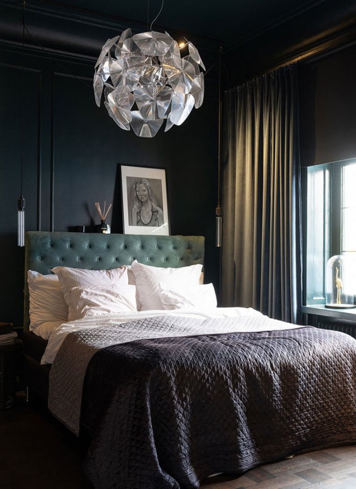 slaapkamer in donkere tinten