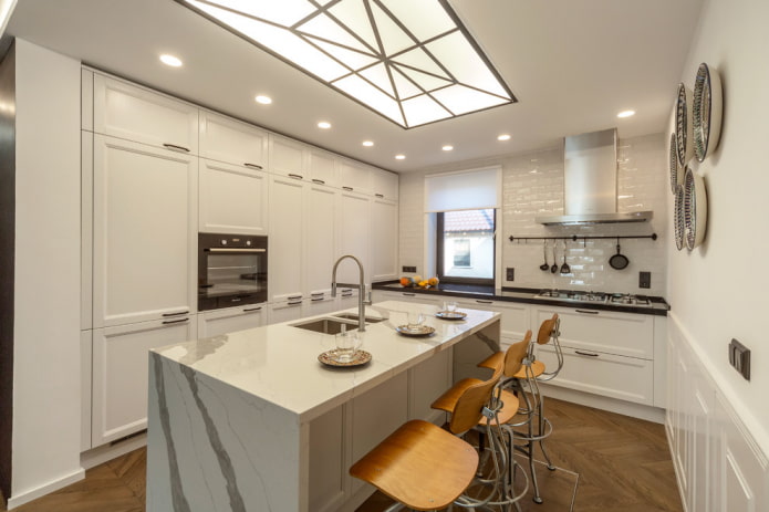 spotverlichting in het keukeninterieur