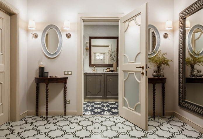 combinatie van deuren met muren in het interieur