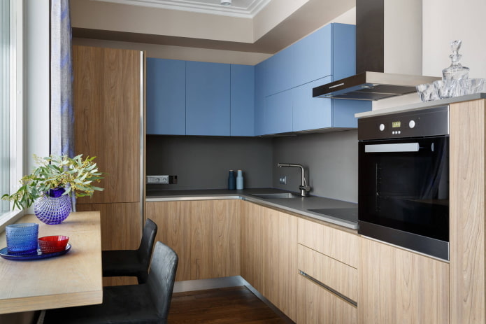 Blauw met hout