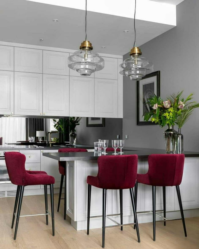 wijnkleurige barkrukken