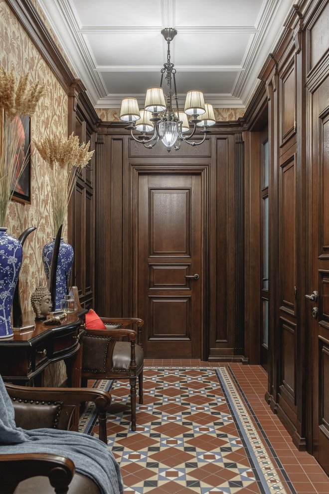 ganginterieur in bruine tinten