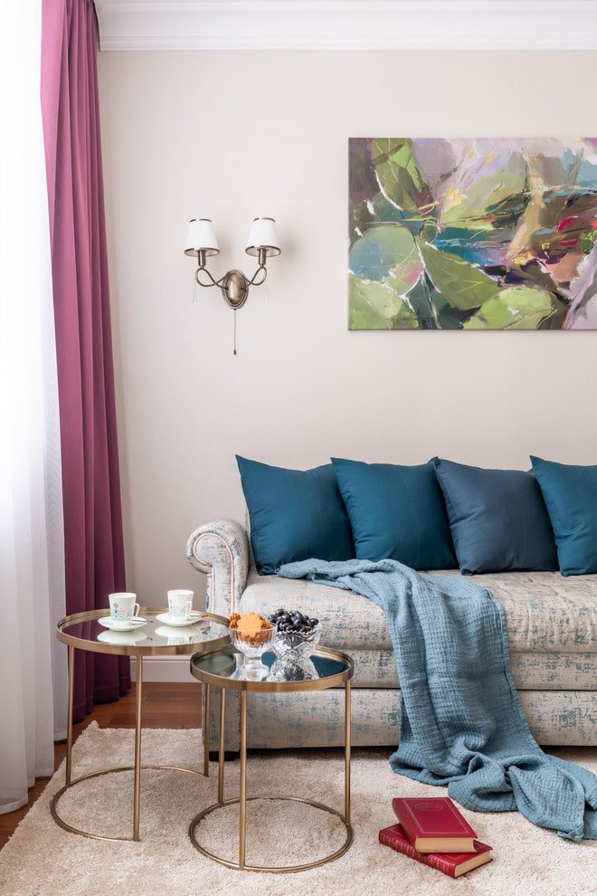 Gordijnen en schilderijen