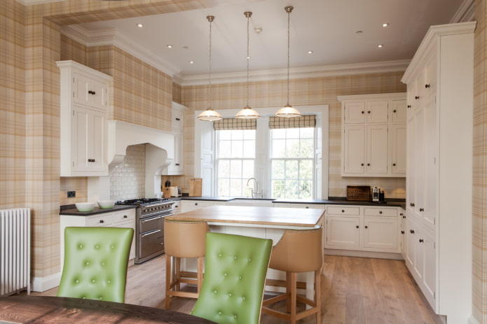 beige muren in het keukeninterieur