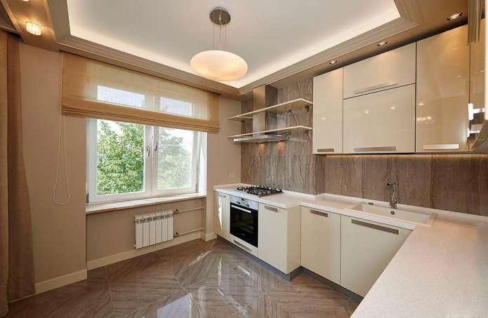 beige muren in het keukeninterieur