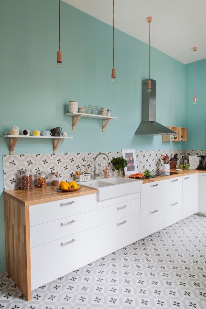 mintkleurige muren in de keuken