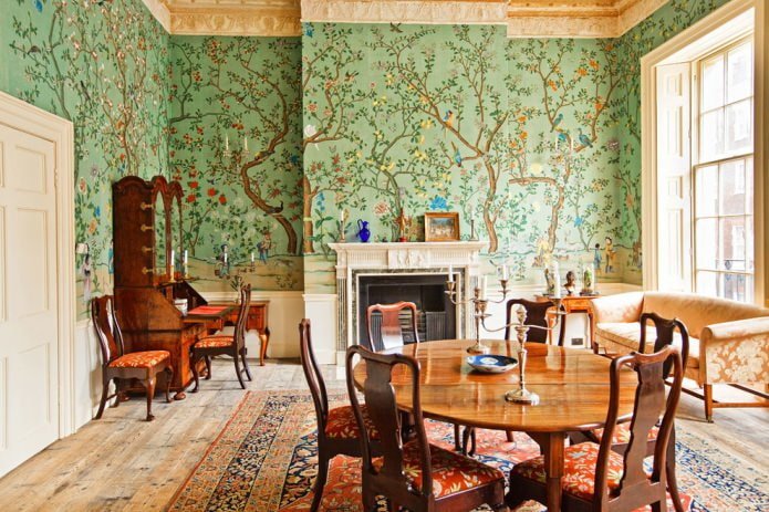 groen behang in de woonkamer