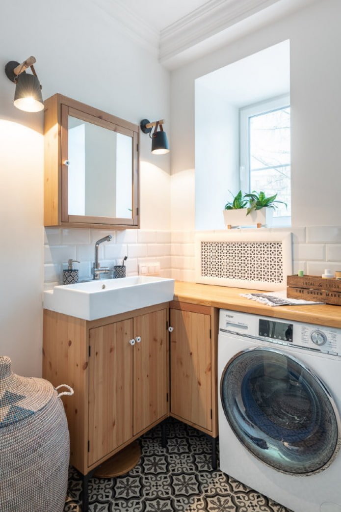 houten meubels in de badkamer