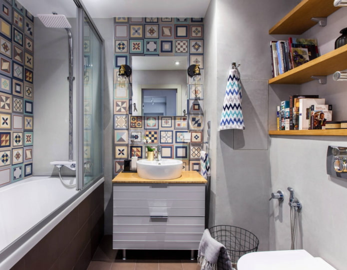 lichte kleine badkamer