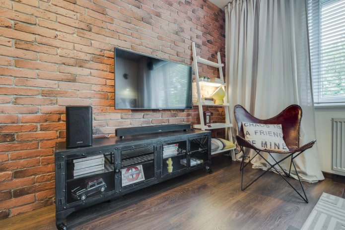 TV-meubel in het interieur in loftstijl