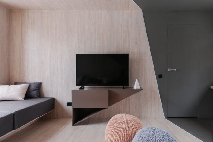 driehoekige tv-standaard in het interieur