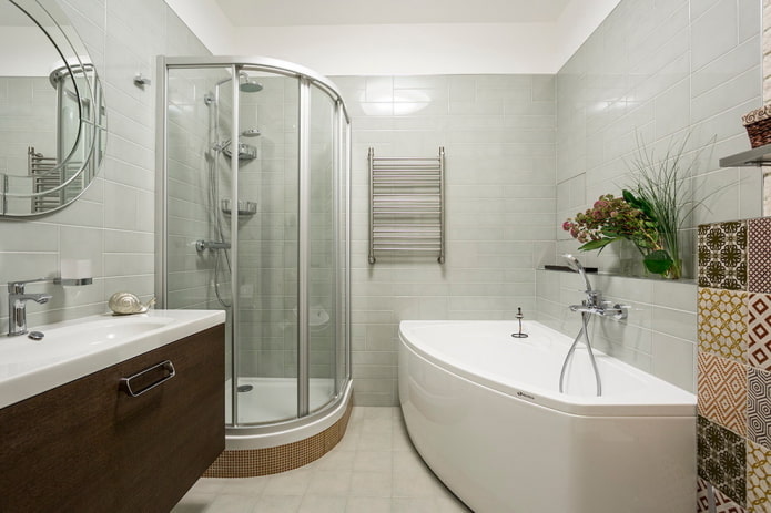 vrijstaand bad en douche