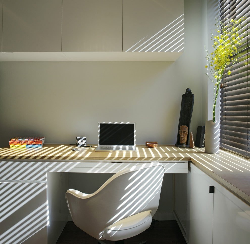 beige hoektafel
