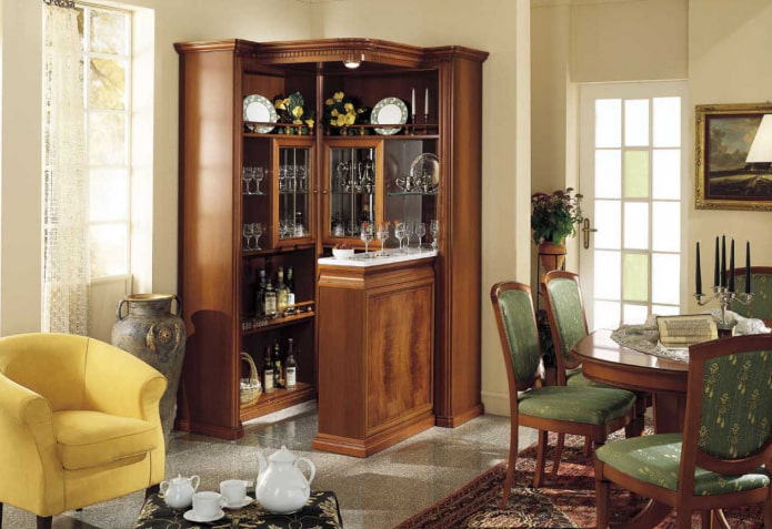 hoekkast met bar in het interieur van de hal