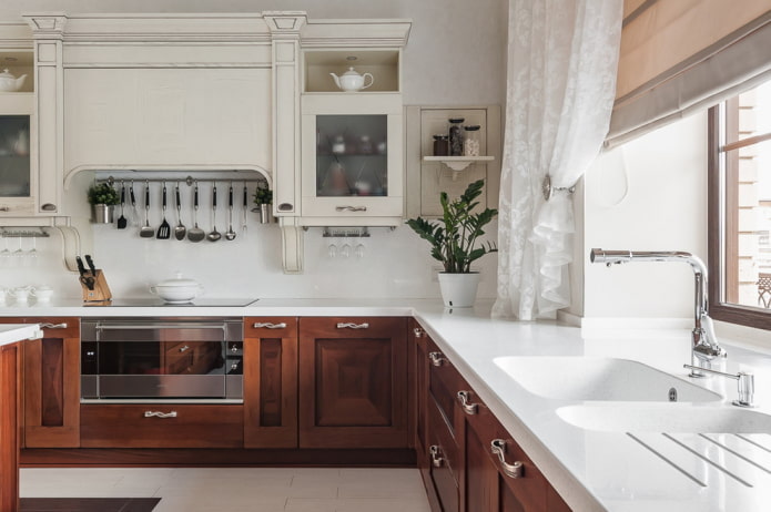 wasruimte in het interieur van een hoekkeuken