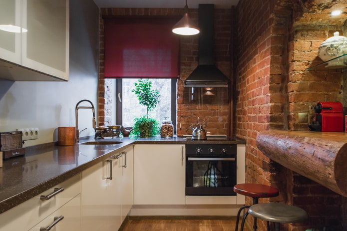 hoekset in het interieur van een kleine keuken