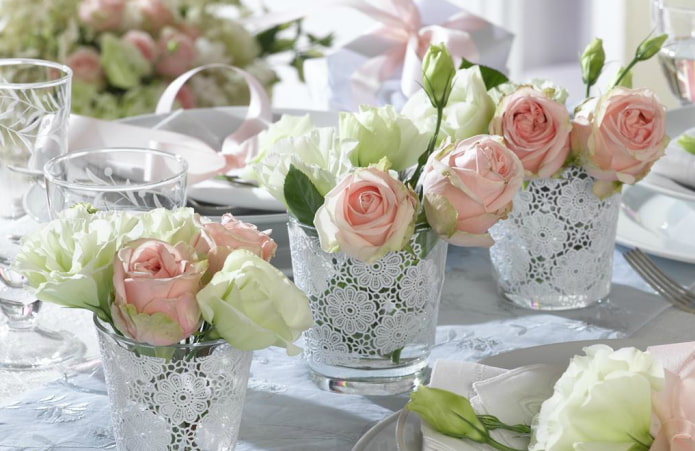 Bloemen op tafel