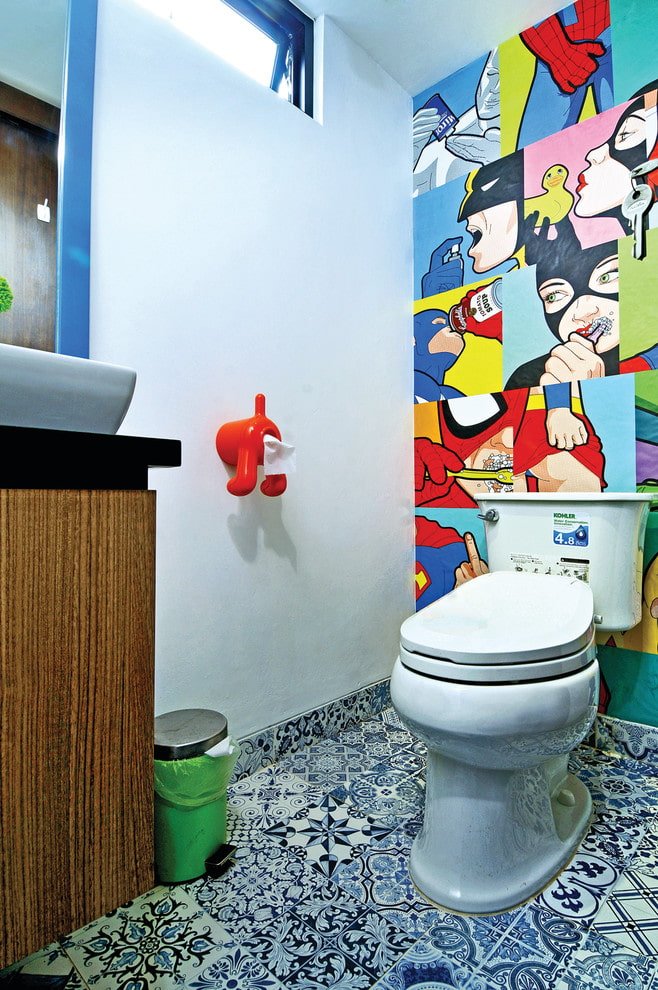 Strips boven de toiletbak