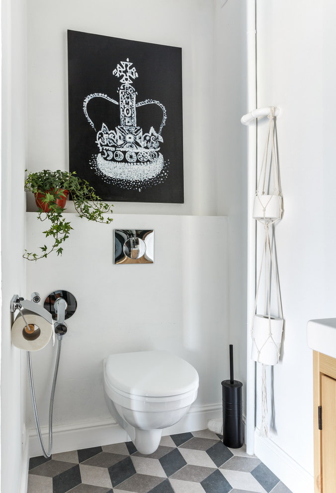 Poster boven het toilet