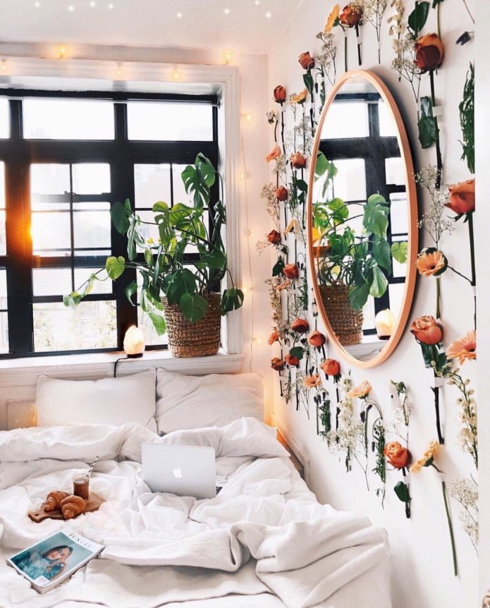 kunstbloemen in de slaapkamer