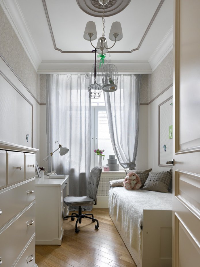 gordijnen in een smalle kinderkamer