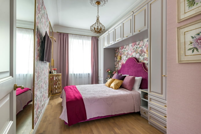muurdecoratie in de slaapkamer in een Chroesjtsjovisch gebouw