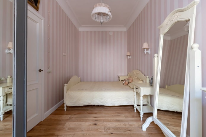 vloerafwerking in een slaapkamer in een Chroesjtsjovisch gebouw