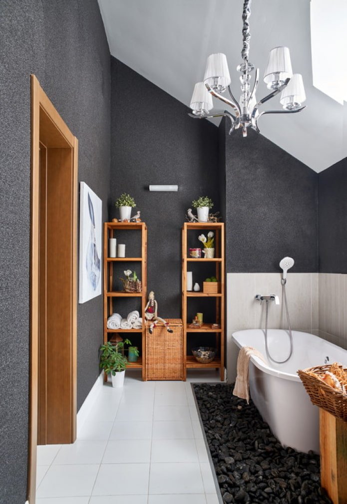 geverfde muren in de badkamer