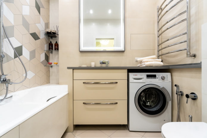 wasmachine in de badkamer in een Chroesjtsjovisch appartement