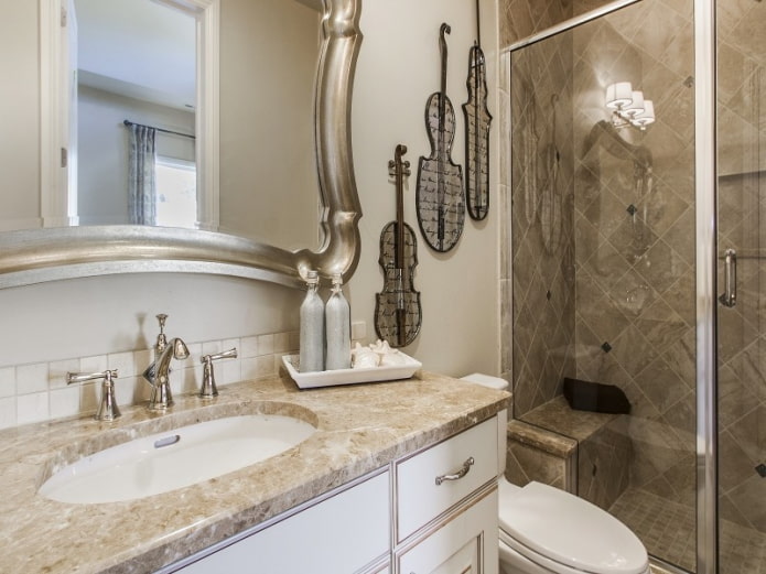 Beige badkamerinterieur