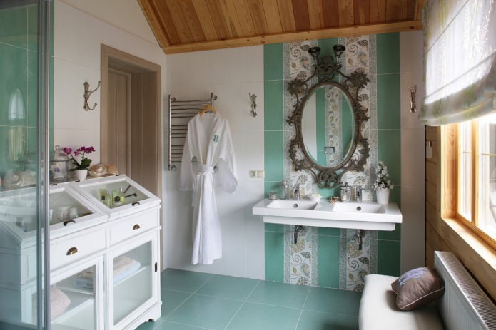 Badkamer in wit en smaragdgroen