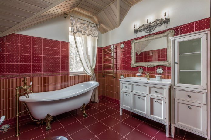 rode zolderbadkamer