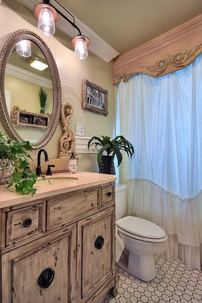 Toiletinterieur in Proven?aalse stijl