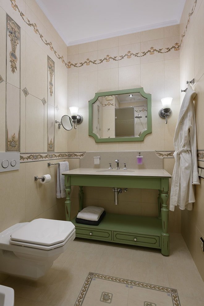 Toilet met wastafel in Proven?aalse stijl