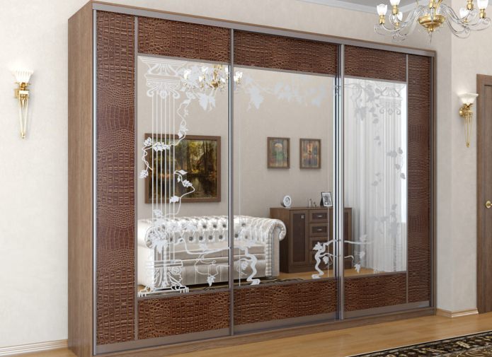 garderobe met kunstleren inzetstukken