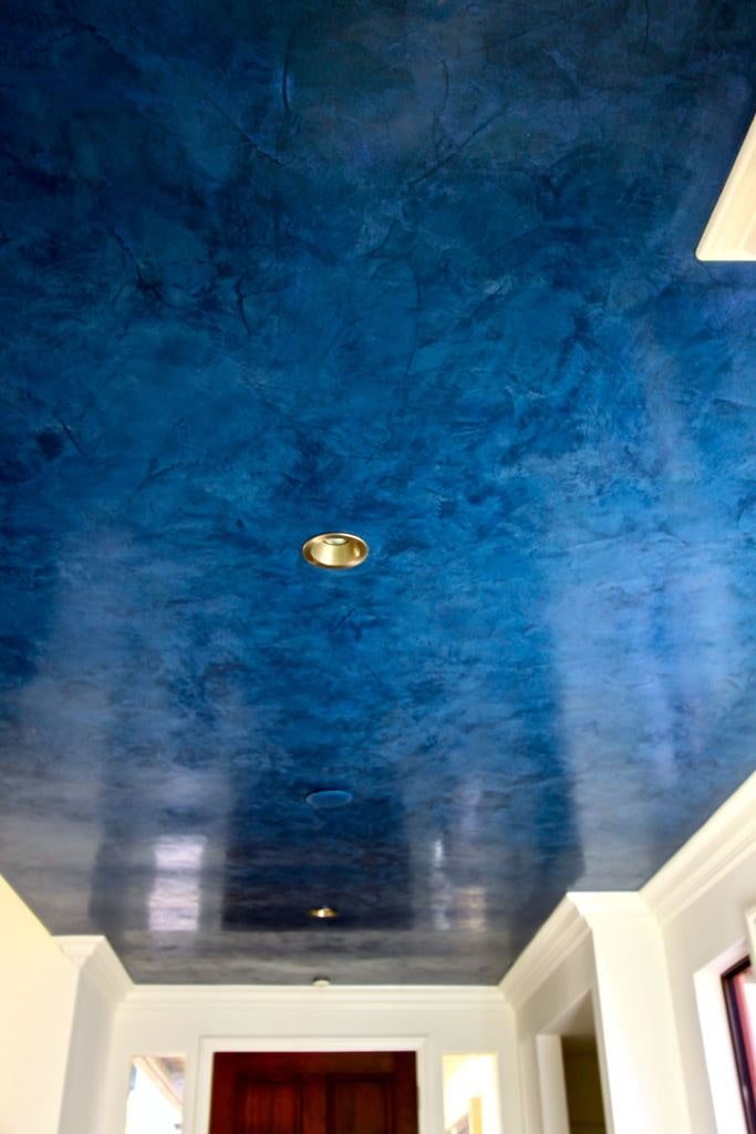 Venetiaans decoratief pleisterwerk in de kleur blauw