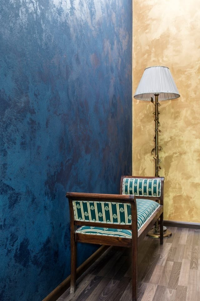 Venetiaans decoratief pleisterwerk in de kleur blauw