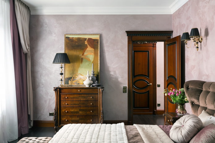 Venetiaans decoratief pleisterwerk in de slaapkamer