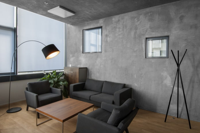 Venetiaanse decoratieve pleister onder beton in het interieur