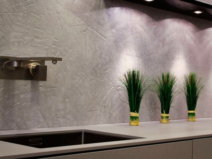 Venetiaans decoratief pleisterwerk in de keuken