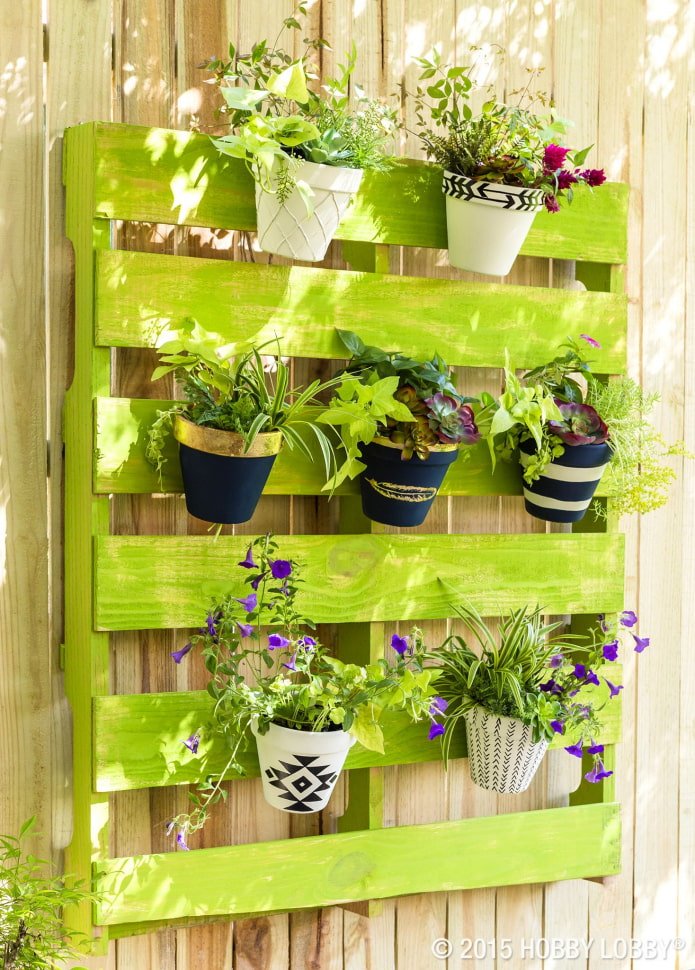 Verticaal bloemperk van een pallet