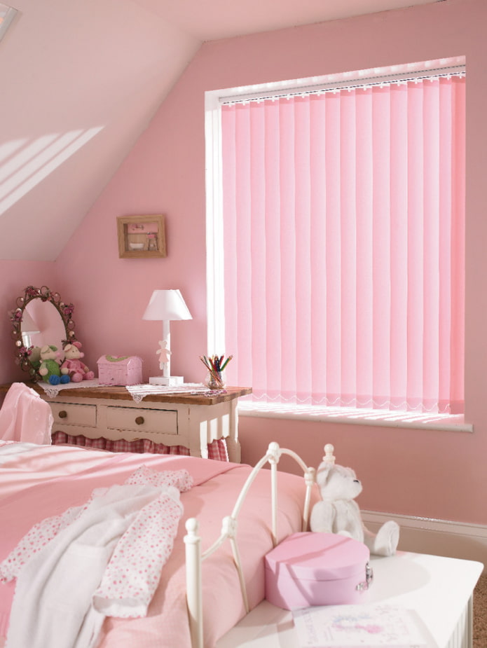 verticale lamellen in de kinderkamer