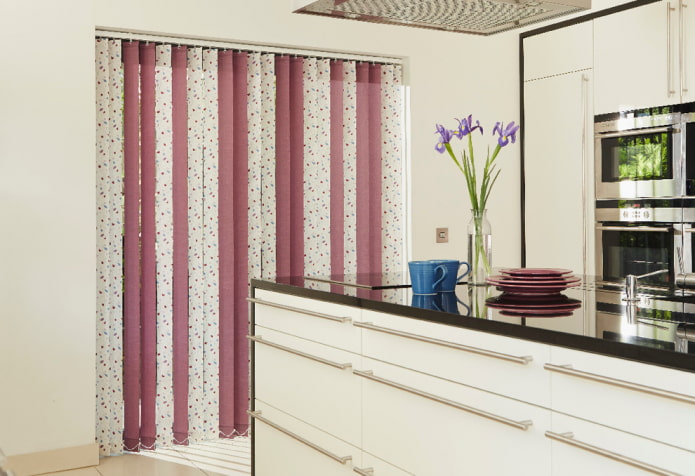 veelkleurige jaloezie?n in de keuken