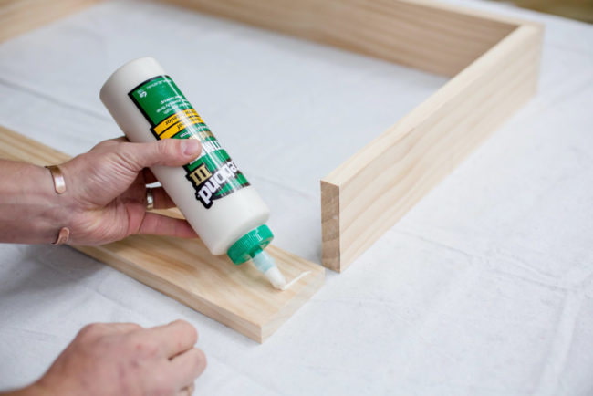 De planken bevestigen