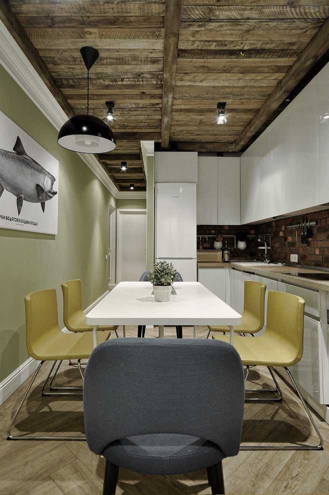 plafond in het keukeninterieur