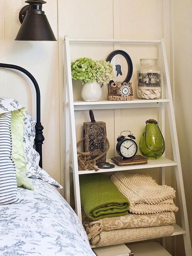 ladder bij het bed