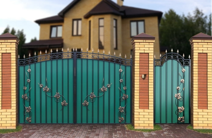 draaipoorten met loopdeur