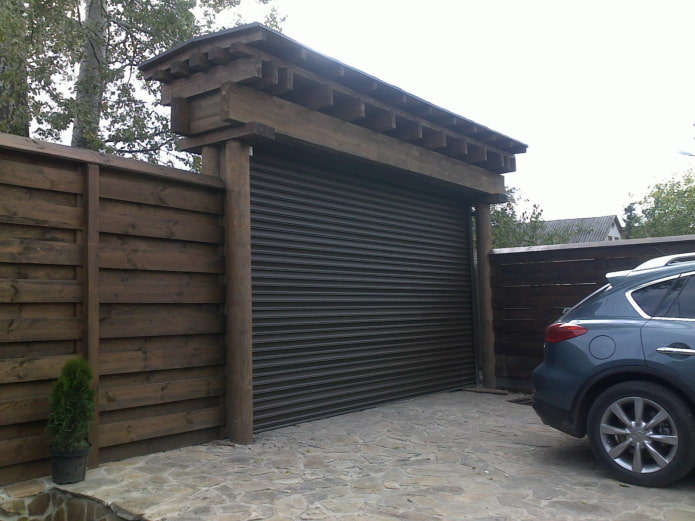 pergola over de poort