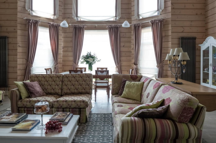 gordijnen in een huis met een tweede licht
